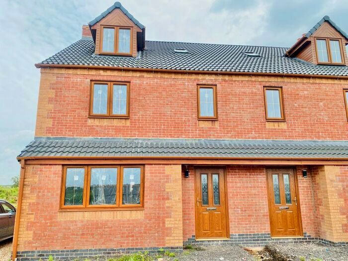 4 Bedroom Semi-Detached House For Sale In Coventry Road, Bulkington, Bedworth, CV12