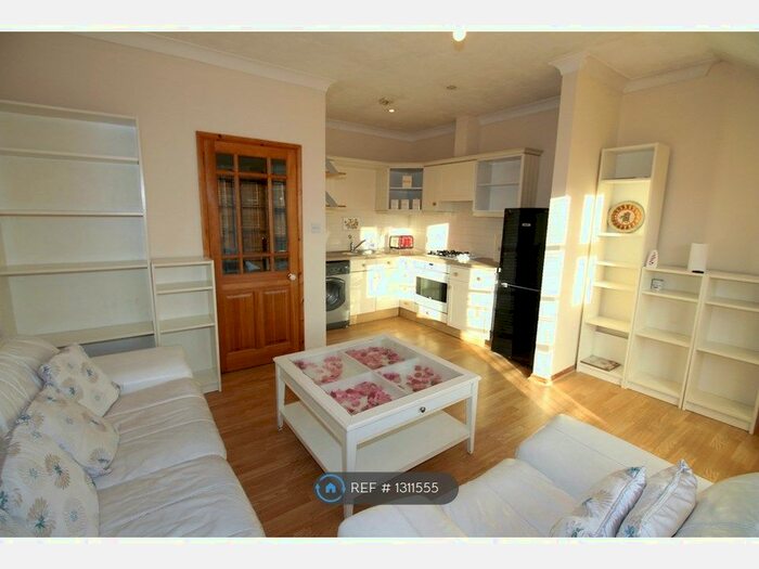 1 Bedroom Flat To Rent In Gledwood Drive, Hayes UB4