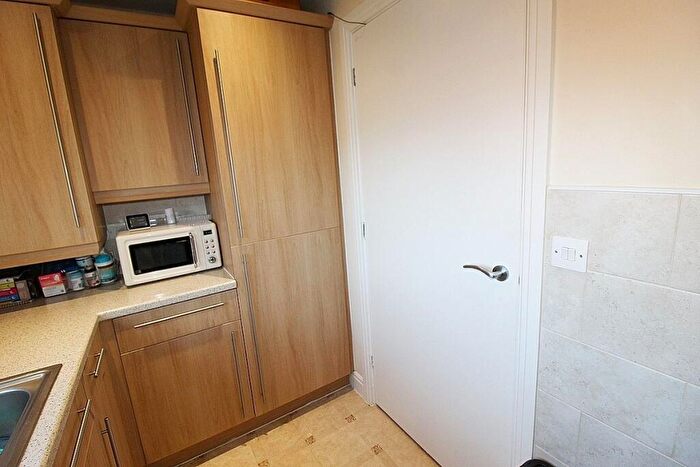 2 Bedroom Flat For Sale In Falconer Way, Treeton, Rotherham, S60