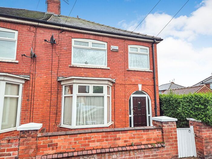 3 Bedroom Semi-detached House For Sale In St. Annes Road, Doncaster, DN4