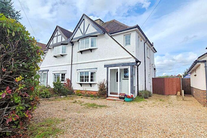 3 Bedroom Semi-Detached House For Sale In Portsmouth Road, Lee-On-The-Solent, PO13
