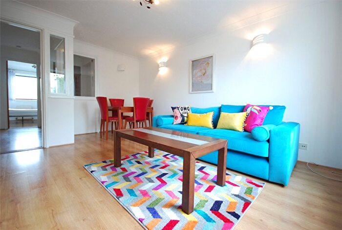 2 Bedroom Flat To Rent In Horseshoe Close, Cubitt Town, E14