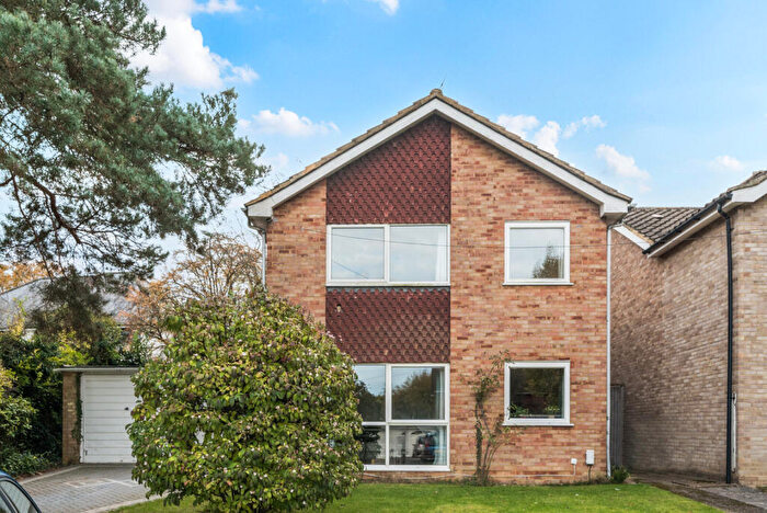 4 Bedroom Detached House For Sale In Vincent Close, Fetcham, Leatherhead, KT22