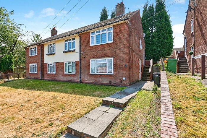 2 Bedroom Maisonette For Sale In Rounds Hill Road, Coseley, Bilston, WV14