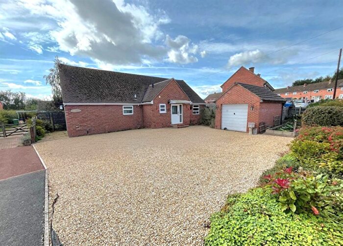 3 Bedroom Detached Bungalow For Sale In Glebe Road, Newent, GL18