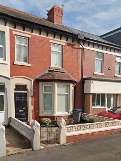 1 Bedroom Flat To Rent In Flat, Holmfield Road, Blackpool, Lancashire, FY2