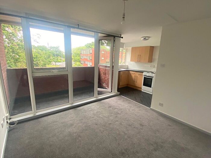 Studio To Rent In Cottesmore House, Browns Green, Birmingham, B20