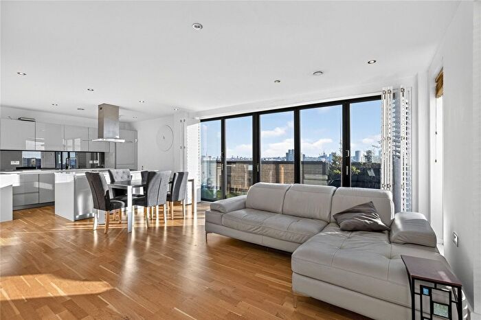 2 Bedroom Flat To Rent In Arts Lane, London, SE16