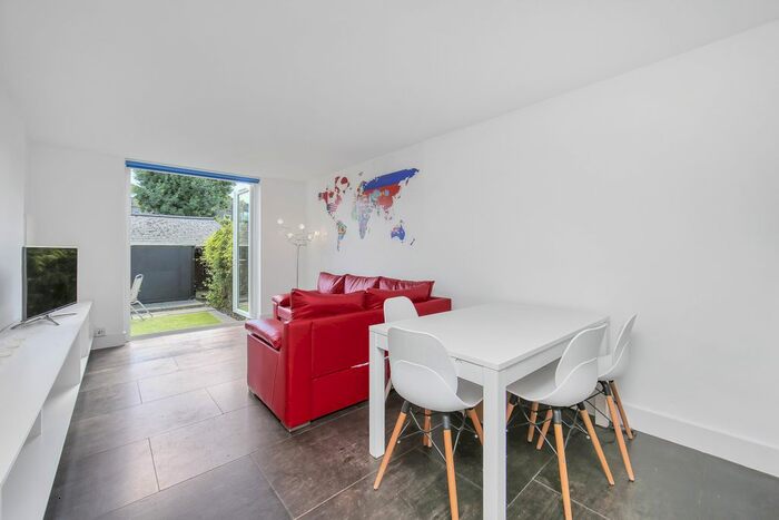 1 Bedroom Flat To Rent In Hornsey Road, London, N7