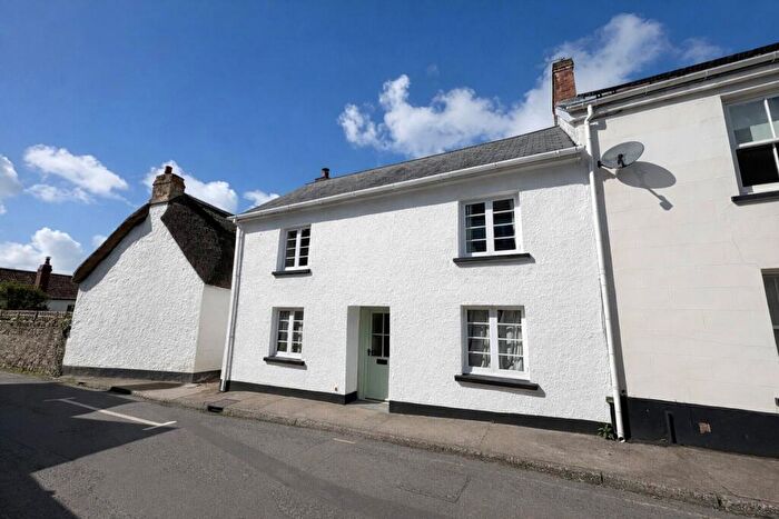 3 Bedroom End Of Terrace House For Sale In East Street, Braunton, Devon, EX33