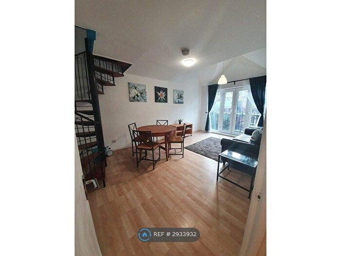 3 Bedroom Flat To Rent In London Bridge, London, SE1
