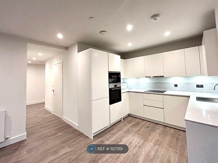2 Bedroom Flat To Rent In Menara Point, London, E16