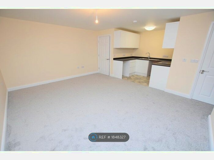 2 Bedroom Flat To Rent In St. Hughs, Radstock, BA3