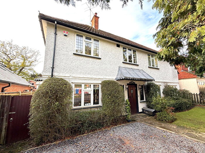 5 Bedroom Detached House For Sale In Oakhill Avenue, Pinner Village, HA5
