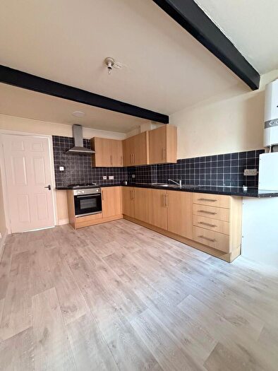 3 Bedroom Flat To Rent In Lime Street, Dukinfield, SK16