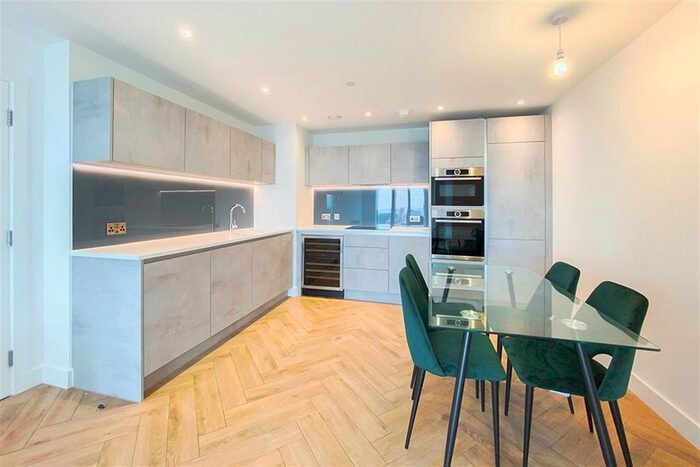 2 Bedroom Flat To Rent In Chester Road, Manchester, M15