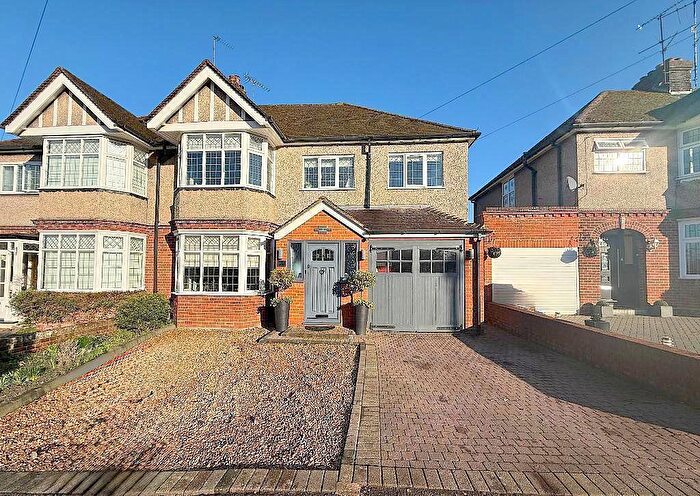 4 Bedroom Semi Detached House For Sale In Elmwood Crescent, Old Bedford Road Area, Luton, Bedfordshire, LU2