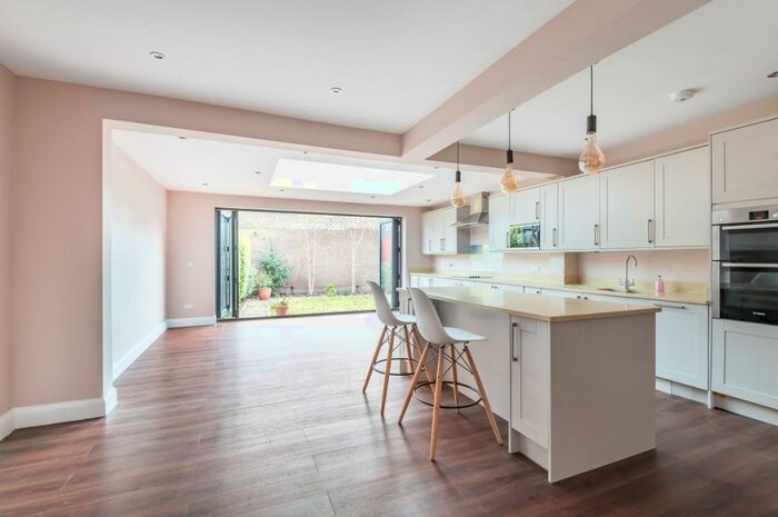 3 Bedroom End Of Terrace House To Rent In Stratheden Road Blackheath, SE3