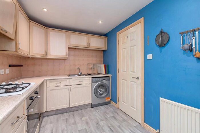 1 Bedroom Flat For Sale In Kirkwood Place, Meadowbank, Edinburgh, EH7