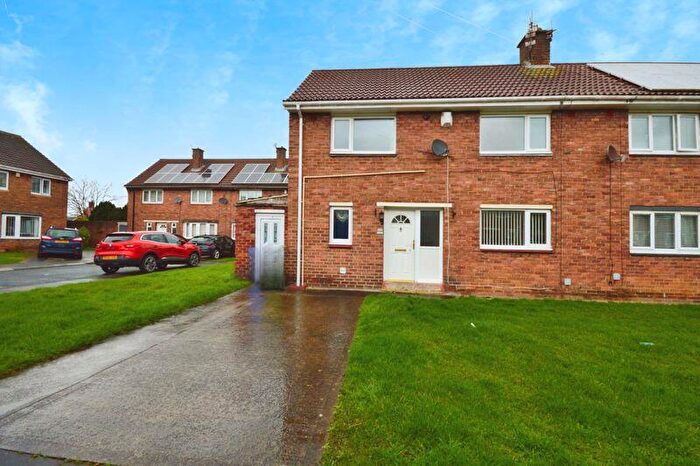 3 Bedroom Semi-Detached House To Rent In Burnside Close, Blyth, NE24