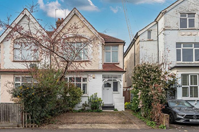 3 Bedroom Property For Sale In The Limes Avenue, London, N11
