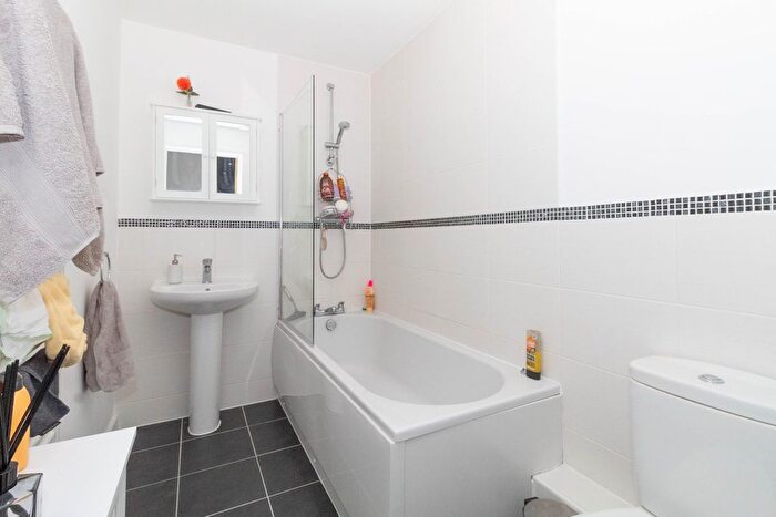 1 Bedroom Flat To Rent In Bowyer Drive, Letchworth Garden City, SG6