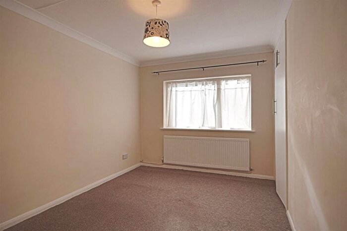 2 Bedroom Flat To Rent In Cedar Court Road, Cheltenham, GL53