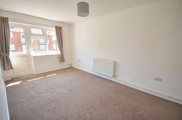 1 Bedroom Flat For Sale In Dahlia Road, Kettering, NN16