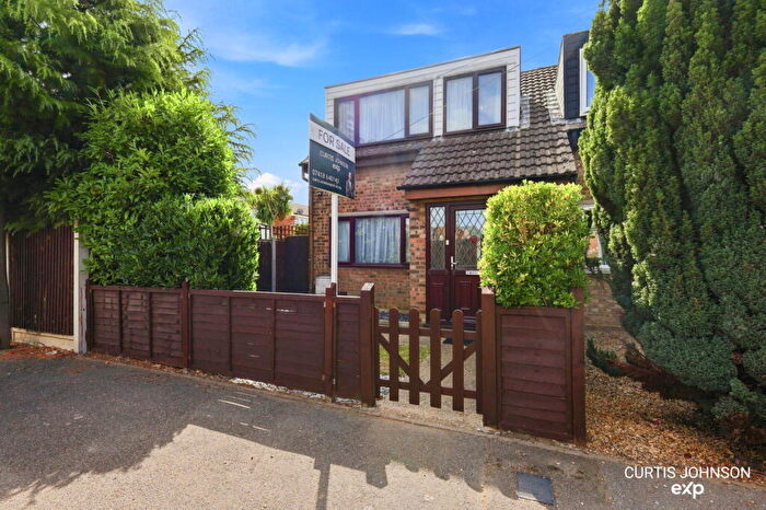 3 Bedroom End Of Terrace House For Sale In Deben, East Tilbury, RM18