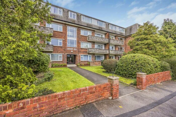 2 Bedroom Flat To Rent In Redhill Drive, Laburnham House, Bournemouth, BH10