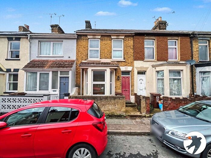 4 Bedroom Terraced House To Rent In East Street, Gillingham, Kent, ME7