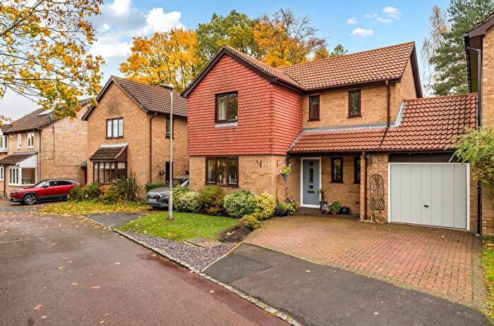 4 Bedroom Detached House For Sale In Goldsmith Way, Crowthorne, Berkshire, RG45