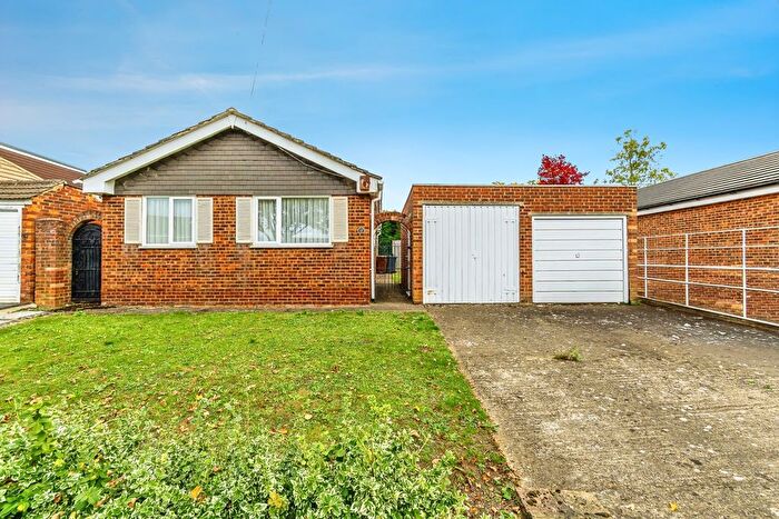 3 Bedroom Bungalow For Sale In Gladeside, Croydon, CR0