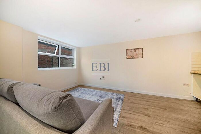 1 Bedroom Apartment To Rent In Hermitage Lane, Woodside Green, South Norwood, SE25