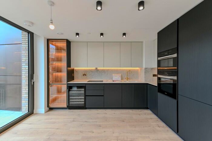 2 Bedroom Apartment To Rent In Siena House, Bollinder Place, London, EC1V