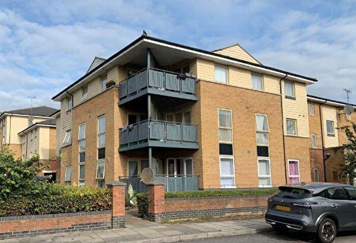 2 Bedroom Flat For Sale In Orton Grove, Enfield, EN1