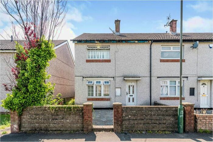 2 Bedroom Property To Rent In Coed Pwll, Caerphilly CF83