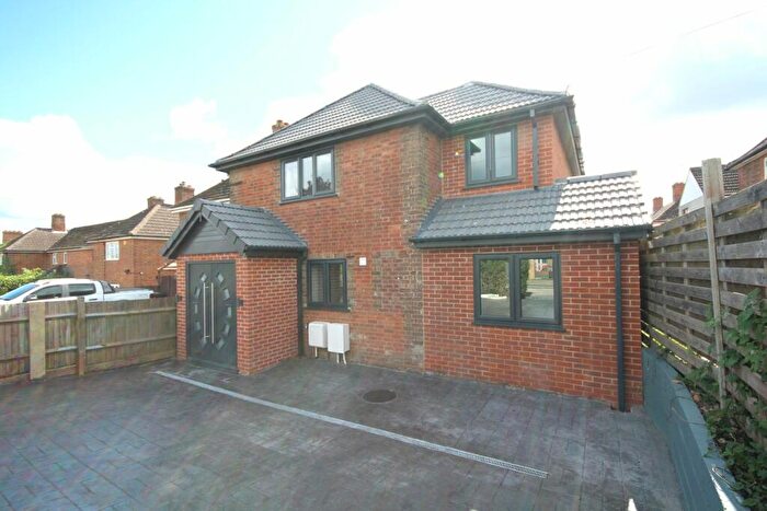 5 Bedroom Semi-Detached House To Rent In Lovel End, Chalfont St Peter, SL9