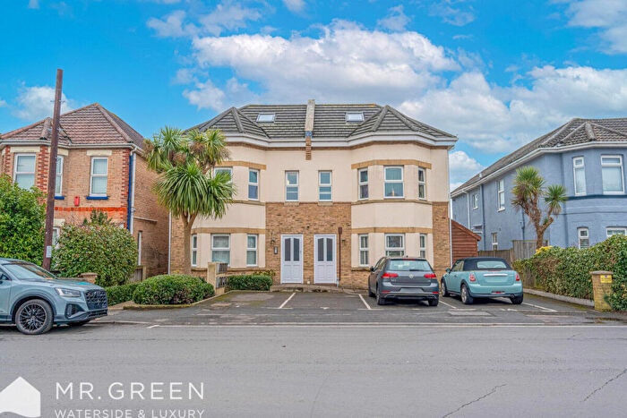 1 Bedroom Apartment For Sale In Woodside Road, Bournemouth, Dorset, BH5