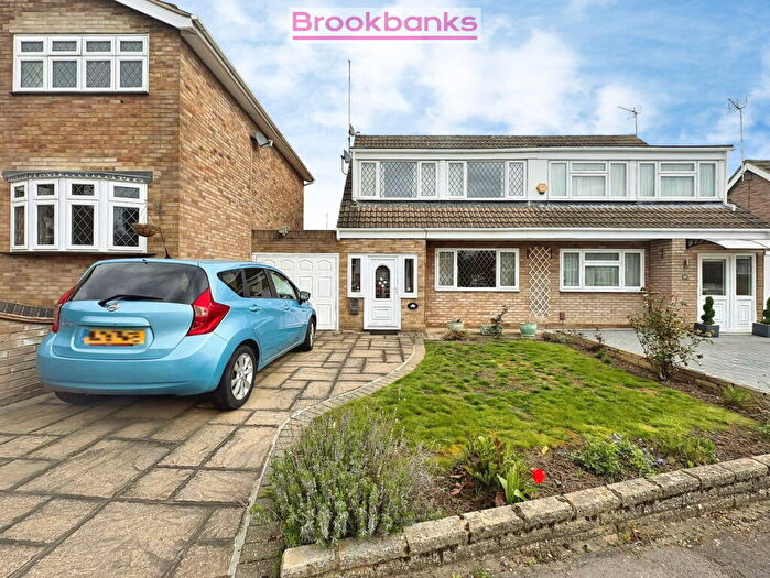 3 Bedroom Semi Detached House For Sale In Pinks Hill, Swanley, BR8