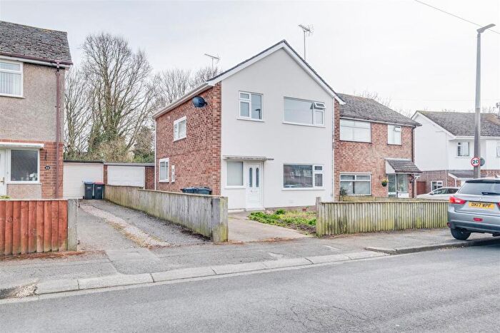 3 Bedroom Semi-Detached House To Rent In The Quillet, Neston, Cheshire, CH64