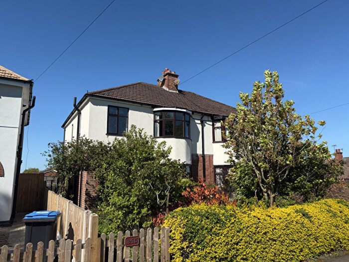 3 Bedroom Semi-Detached House For Sale In Rugby Road, Burbage, LE10