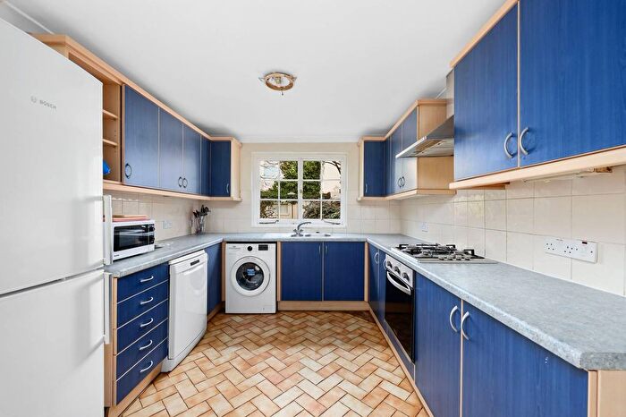 3 Bedroom Terraced House To Rent In Claylands Road, Oval, London, SW8