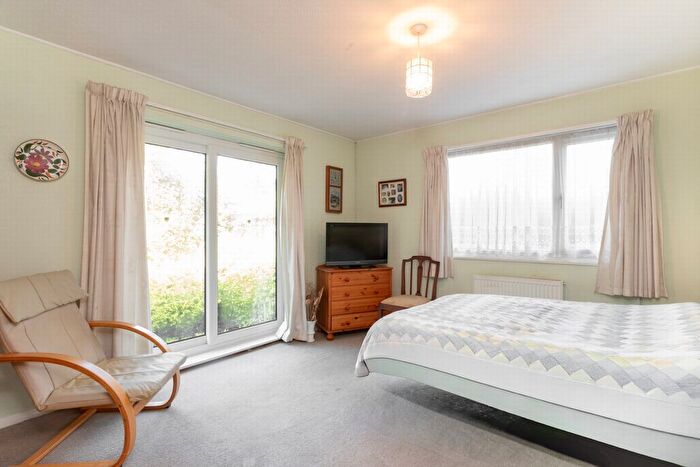 3 Bedroom Bungalow For Sale In Seabrook Court, Seabrook, CT21