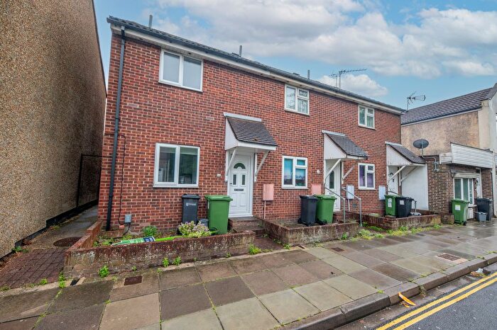 2 Bedroom Terraced House To Rent In Twyford Avenue, Portsmouth, PO2