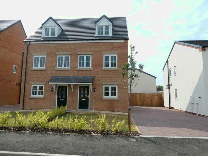 3 Bedroom Semi-Detached House To Rent In Crown Drive, Bennetthorpe, Doncaster, DN4