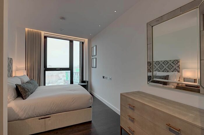 2 Bedroom Flat To Rent In Charles Clowes Walk, London, SW8