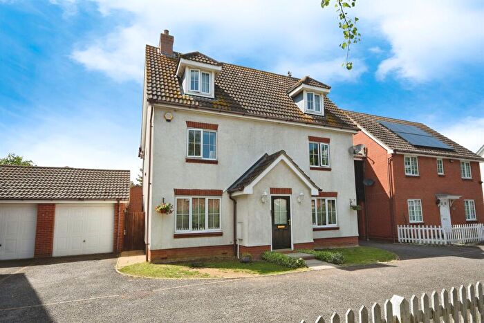 5 Bedroom Link Detached House For Sale In Wild Boar Field, Braintree, CM7