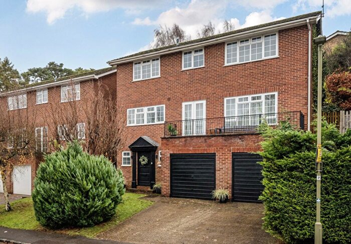 4 Bedroom Detached House For Sale In Valley Road, Henley-On-Thames, Oxfordshire, RG9