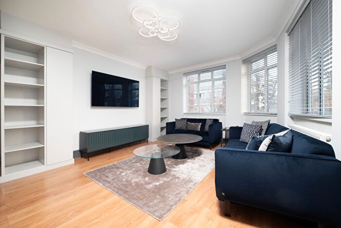 3 Bedroom Flat To Rent In Townshend Court, Mackennal Street, St John's Wood, London, NW8